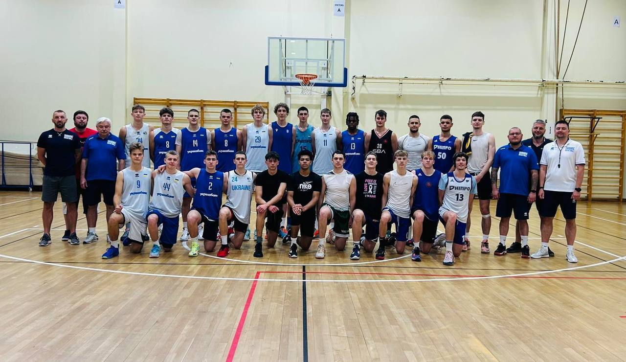 Збірна України U-18 провела перший контрольний матч на зборі